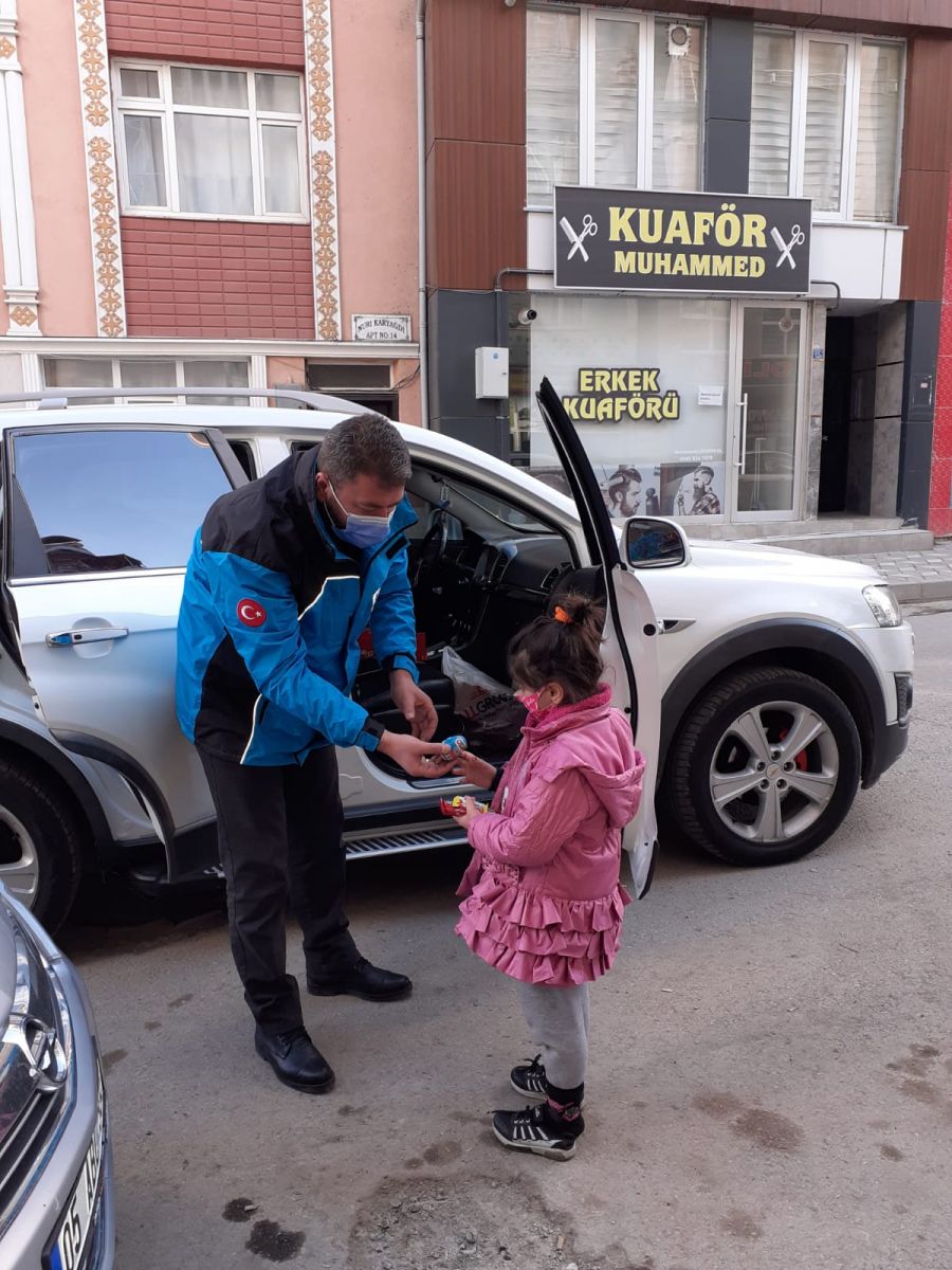 Tokat’ta Yetimlere Yardım