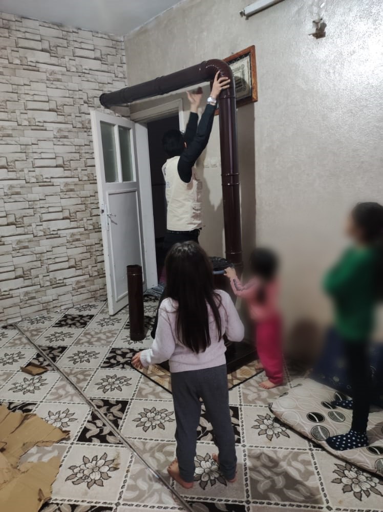 Eyvan Temsilciliği Kış Yardımları ile Minik Yüreklere Dokundu