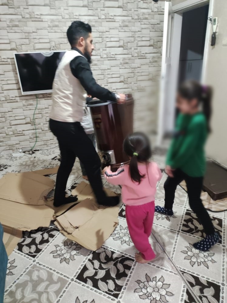 Eyvan Temsilciliği Kış Yardımları ile Minik Yüreklere Dokundu