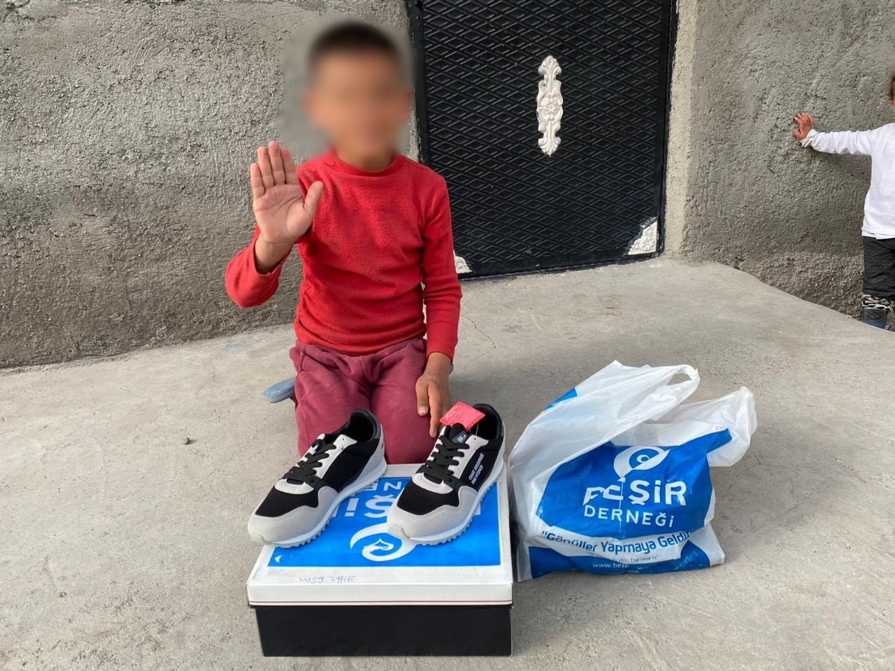 Beşir Derneği’nden Yurtiçi Kırtasiye Yardımı 