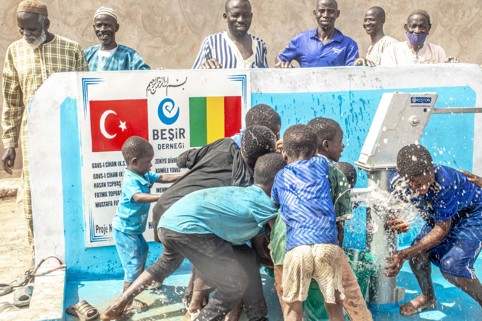Mali’de Çorak Topraklara Can Suyu: Koutiala’da 10 Yeni Su Kuyusu Hizmete Açıldı!