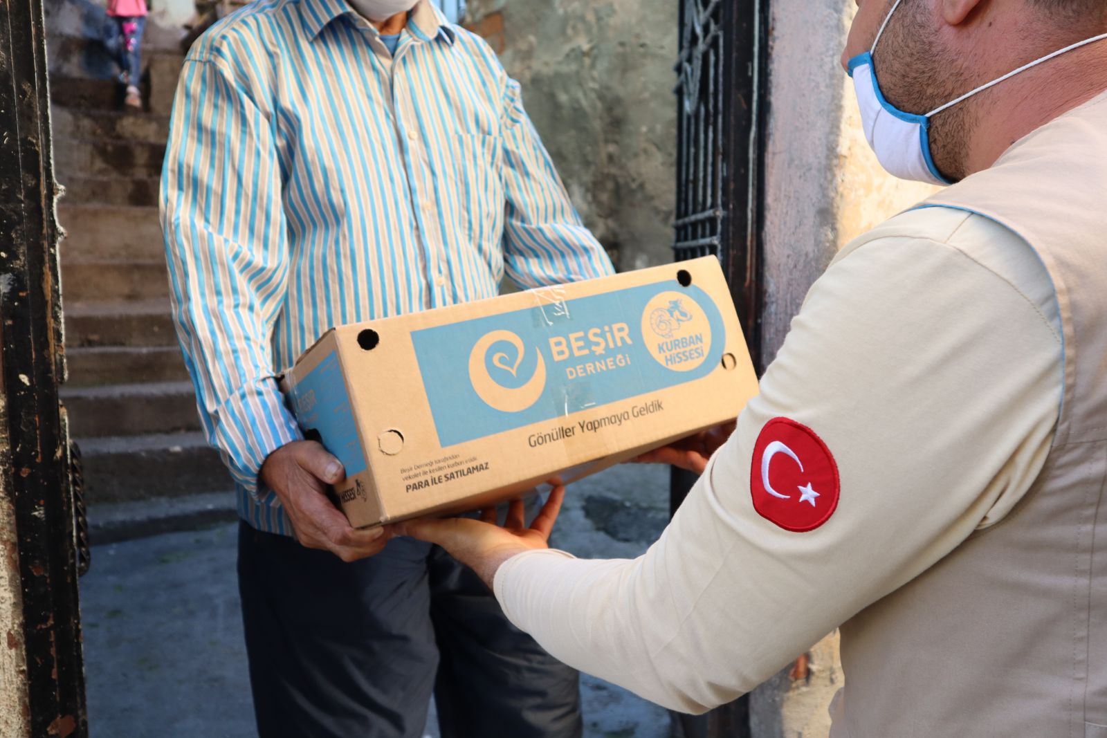 Kesilen Kurban Bağışı etleri ihtiyaç sahiplerine ulaştırılıyor